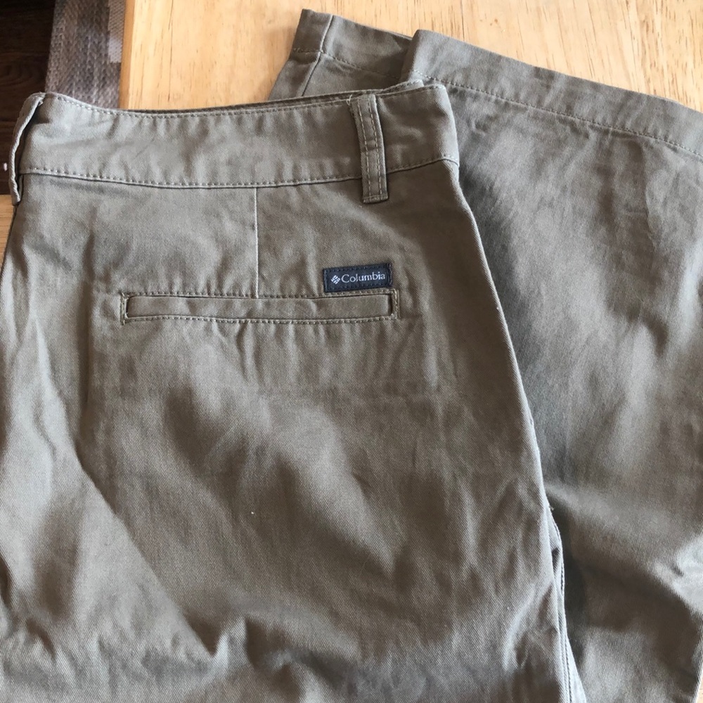 Men’s Columbia chinos, 34x32